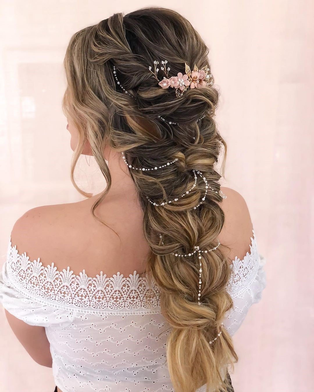 Bridal Hair for Every Wedding Theme